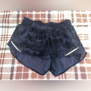 Lululemon size 4 hotty hot shorts